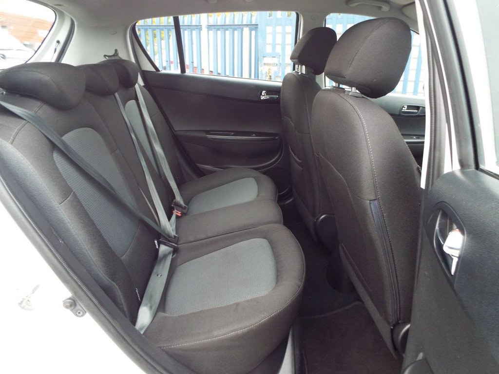 Used Hyundai i20 2014 for sale - 76202752: Photo 14