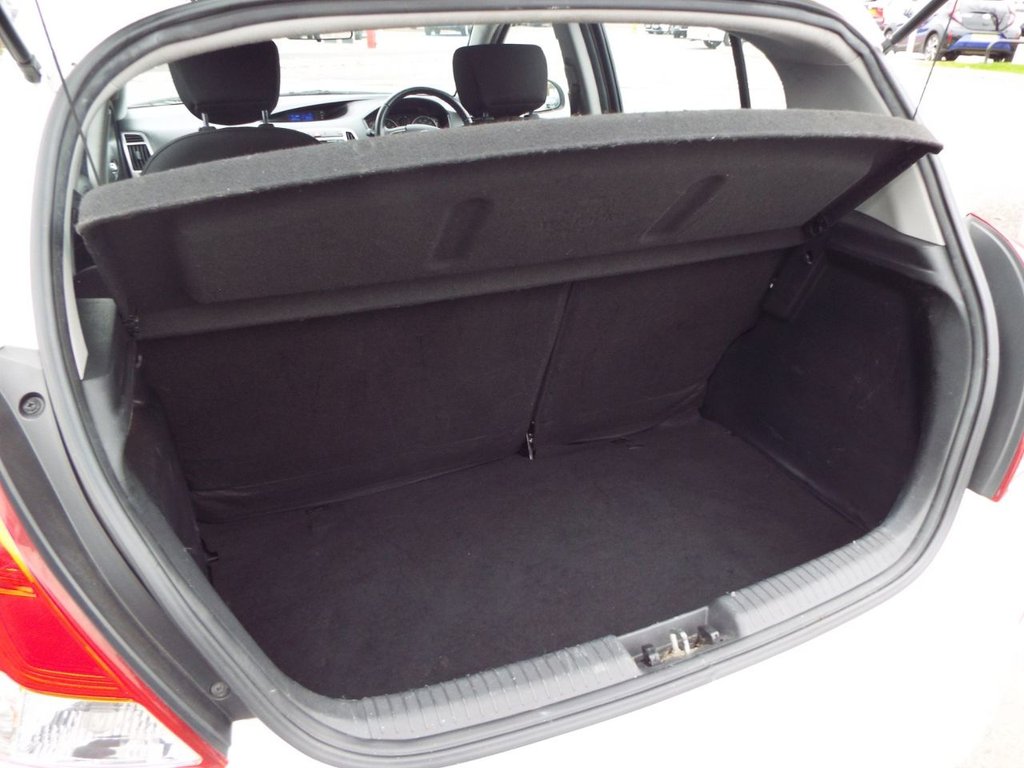 Used Hyundai i20 2014 for sale - 76202752: Photo 15