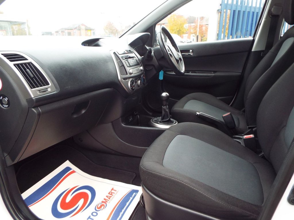 Used Hyundai i20 2014 for sale - 76202752: Photo 19