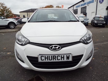 Used Hyundai i20 2014 for sale - 76202752: Photo