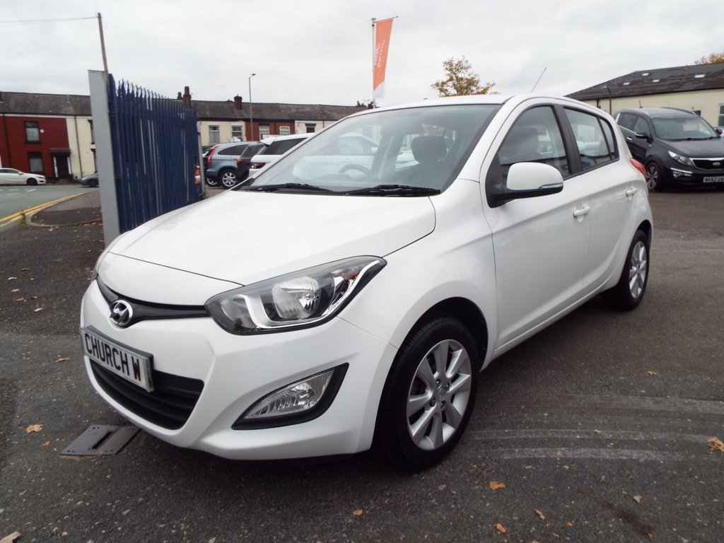Used Hyundai i20 2014 for sale - 76202752: Photo 3