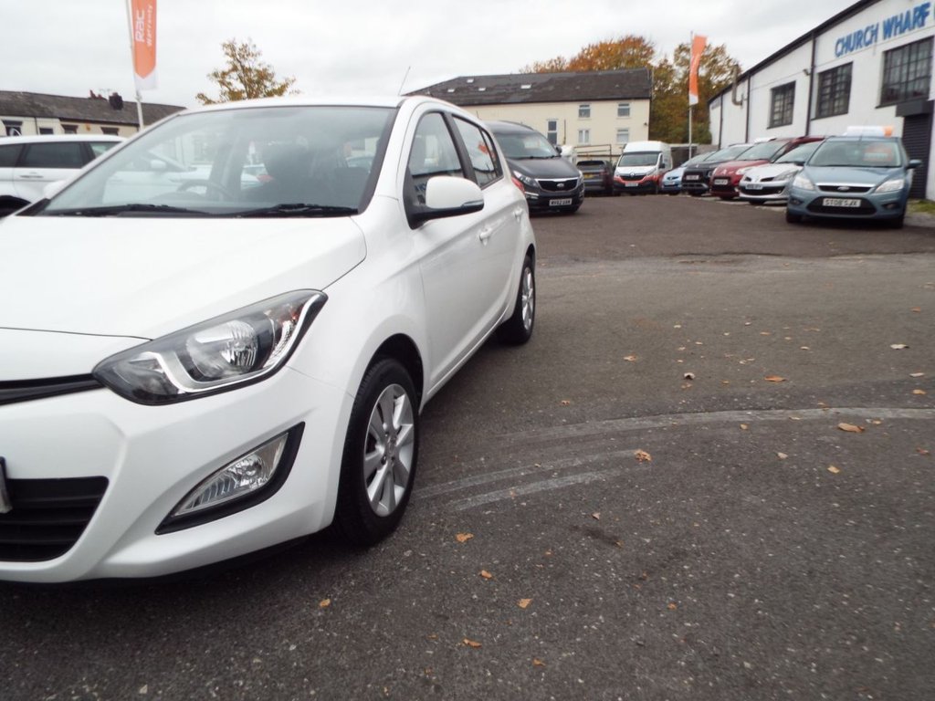 Used Hyundai i20 2014 for sale - 76202752: Photo 31
