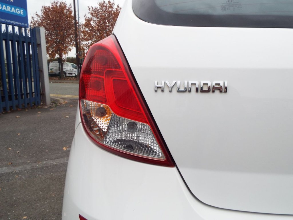Used Hyundai i20 2014 for sale - 76202752: Photo 34