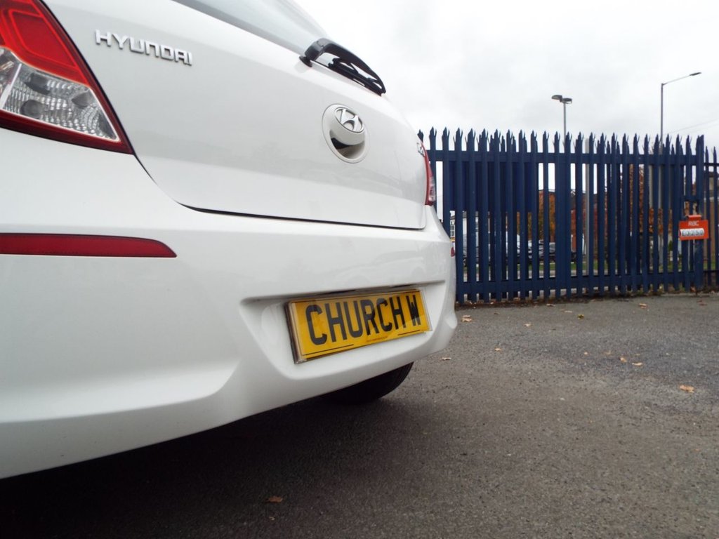 Used Hyundai i20 2014 for sale - 76202752: Photo 35