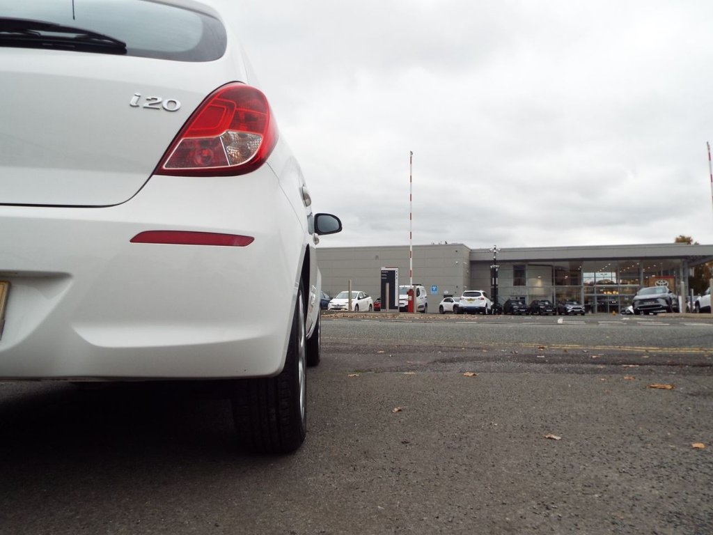 Used Hyundai i20 2014 for sale - 76202752: Photo 36