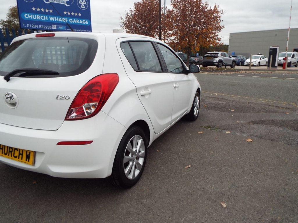 Used Hyundai i20 2014 for sale - 76202752: Photo 37