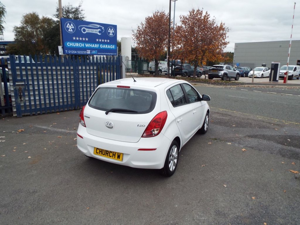 Used Hyundai i20 2014 for sale - 76202752: Photo 38