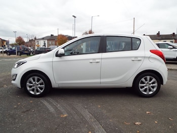 Used Hyundai i20 2014 for sale - 76202752: Photo