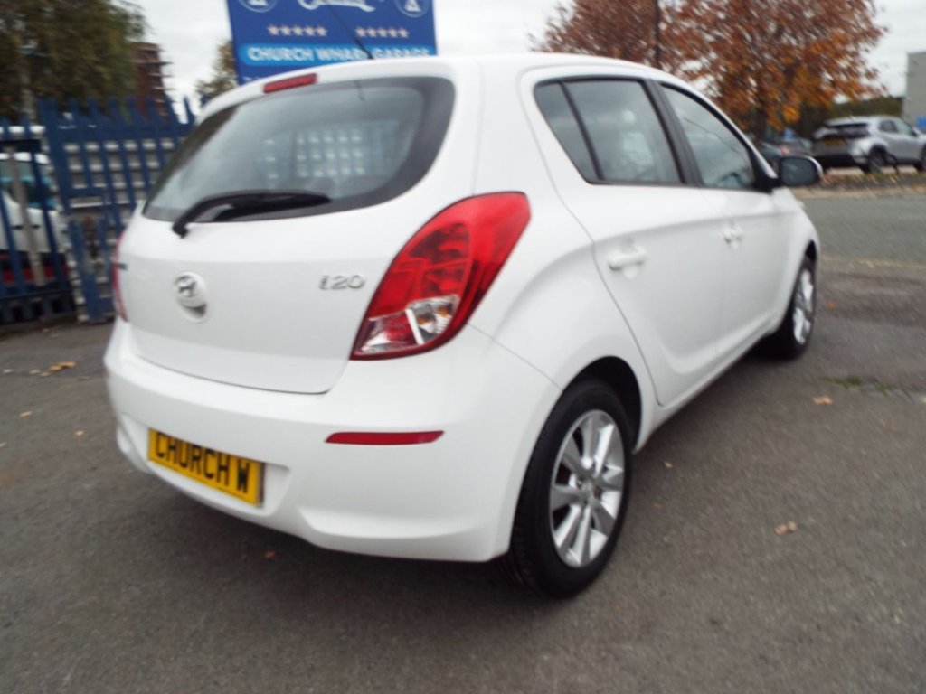 Used Hyundai i20 2014 for sale - 76202752: Photo 7
