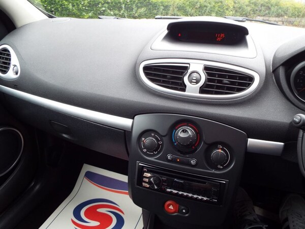 Used Renault Clio 2006 for sale - 75286873: Photo 41