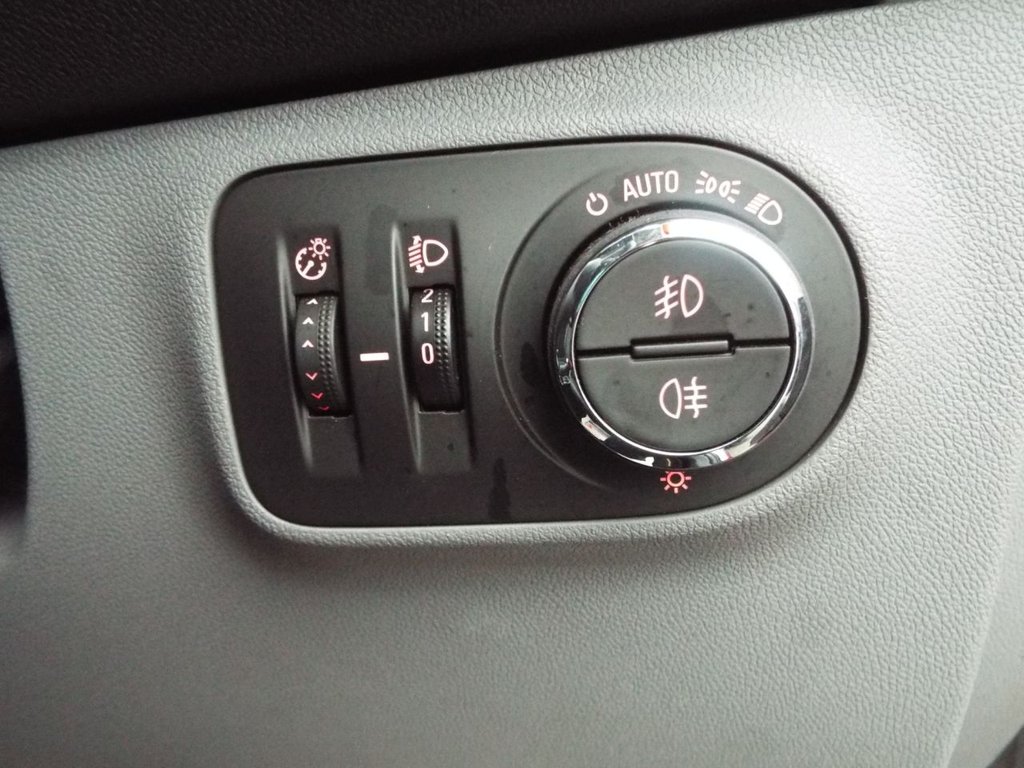 Used Vauxhall Corsa 2016 for sale - 77250272: Photo 40