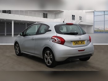 Used Peugeot 208 2013 for sale - 79170510: Photo