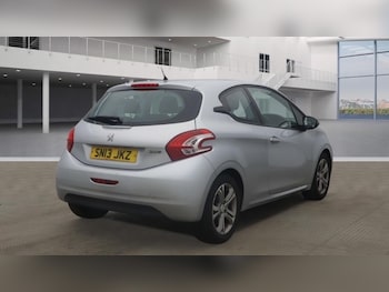 Used Peugeot 208 2013 for sale - 79170510: Photo