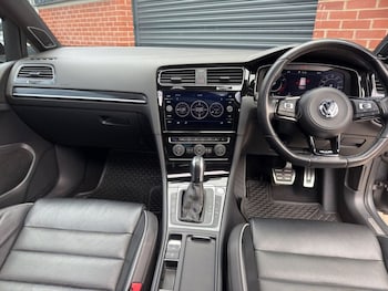 Used Volkswagen Golf 2019 for sale - 78049638: Photo