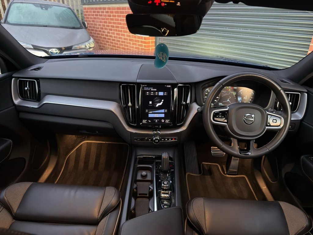 Used Volvo XC60 2020 for sale - 77719413: Photo 2