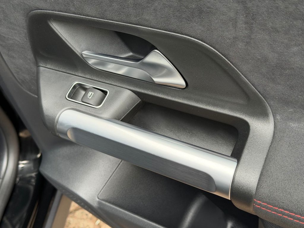 Used Mercedes-Benz GLB 2023 for sale - 77720314: Photo 9