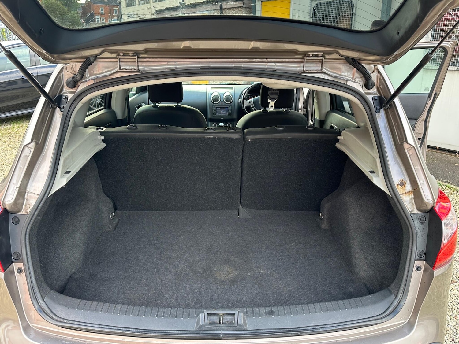 Used Nissan Qashqai 2012 for sale - 76572529: Photo 11