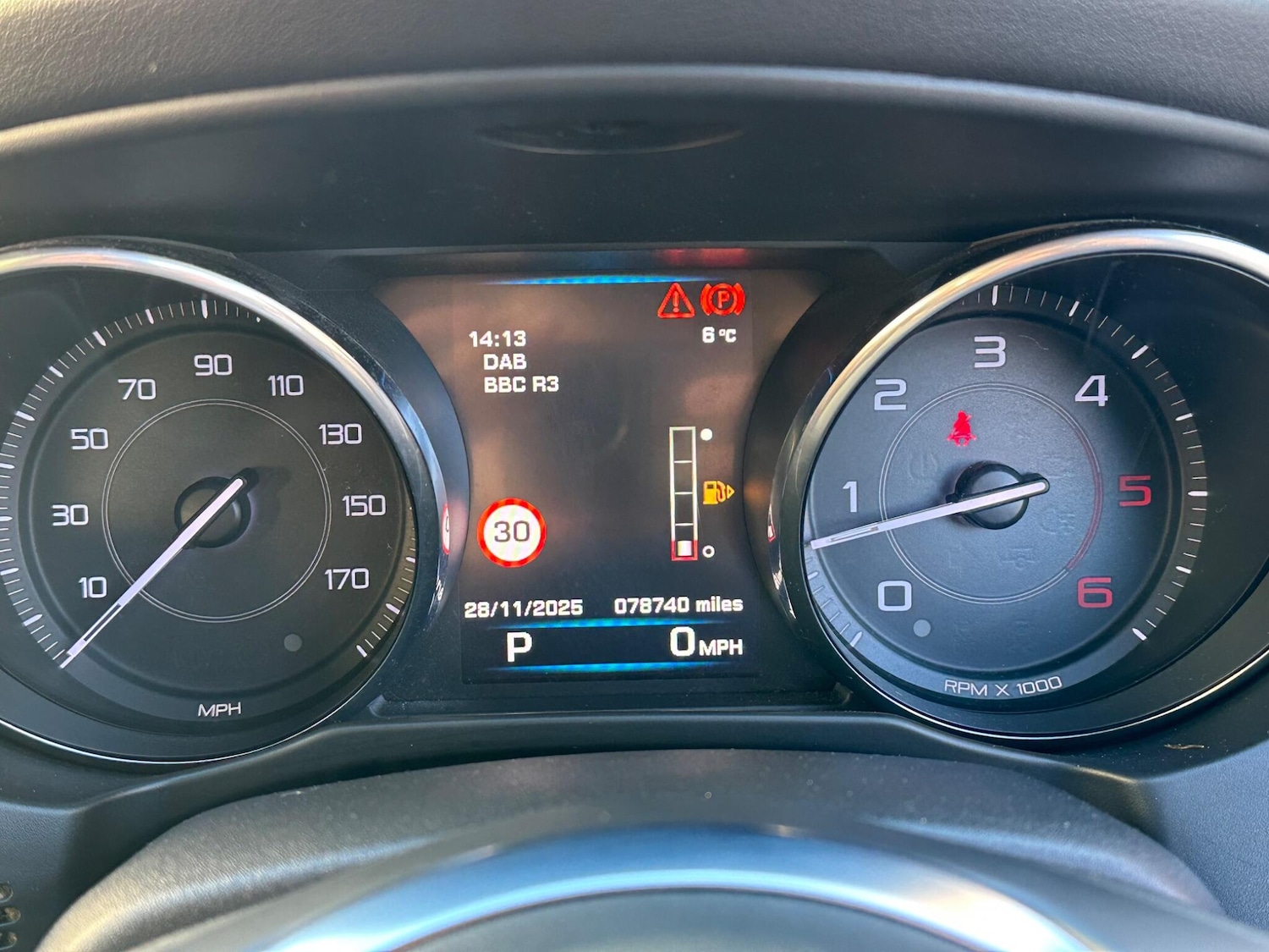 Used Jaguar XE 2015 for sale - 76743303: Photo 25