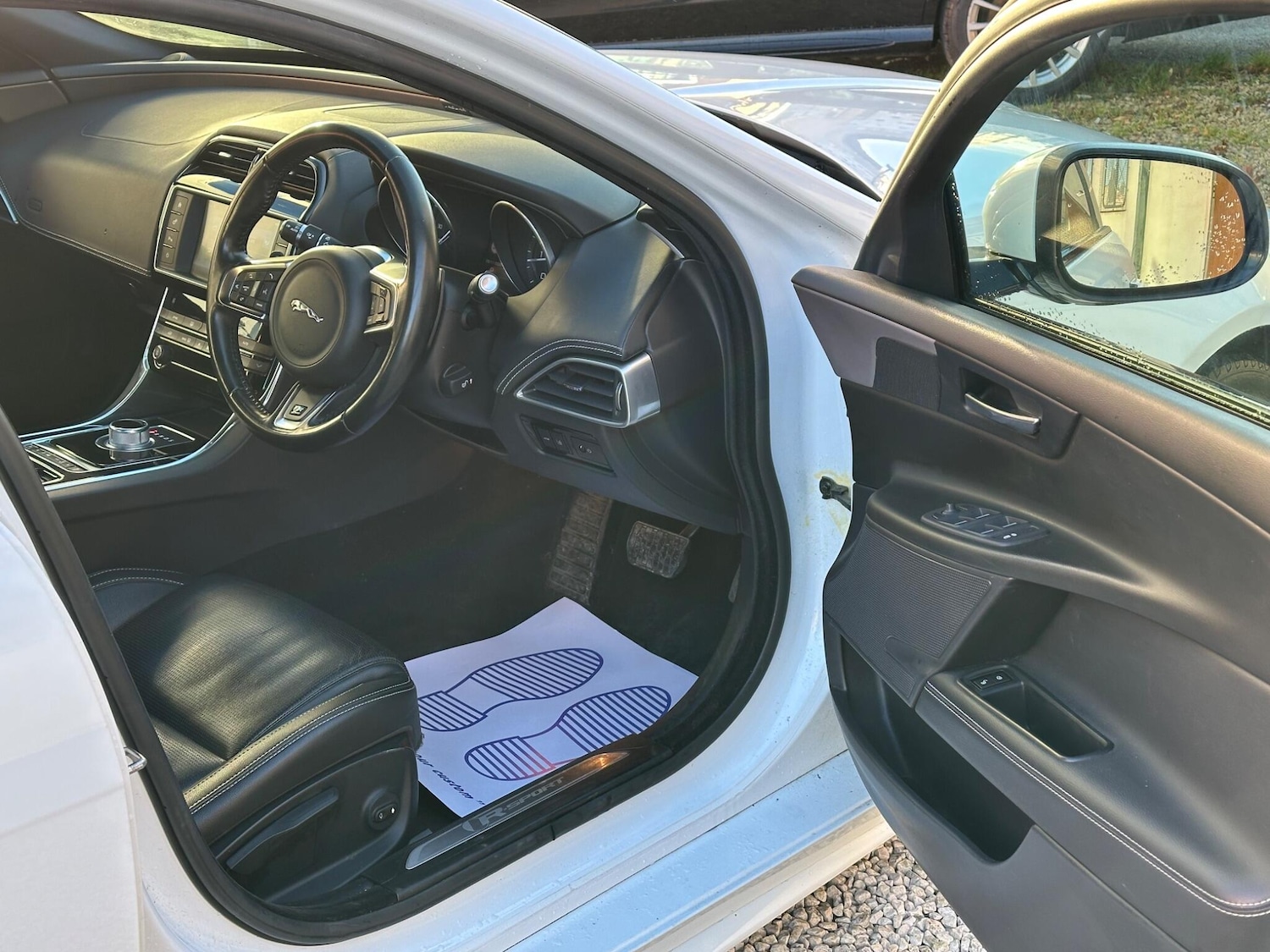 Used Jaguar XE 2015 for sale - 76743303: Photo 26