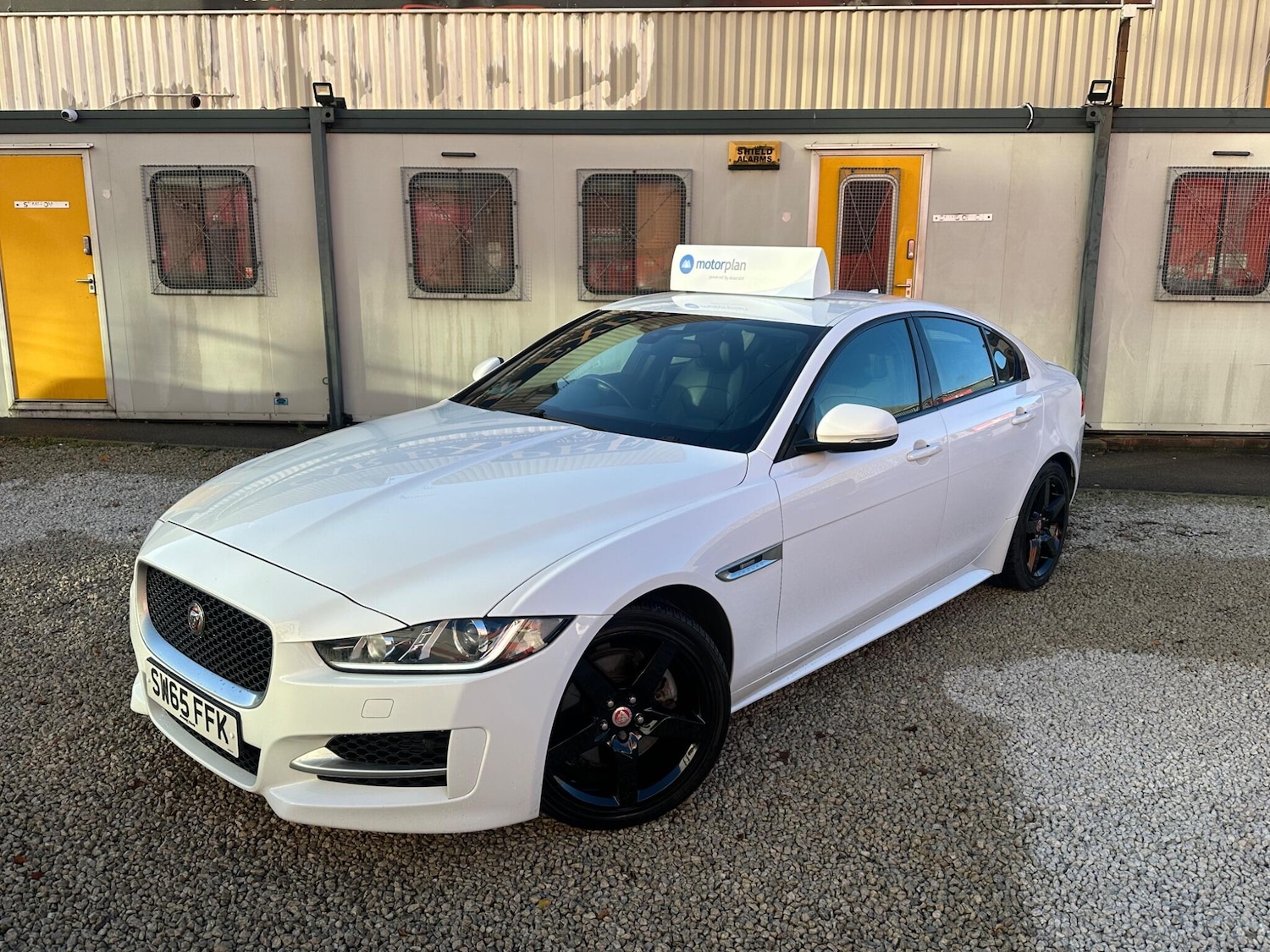 Used Jaguar XE 2015 for sale - 76743303: Photo 3