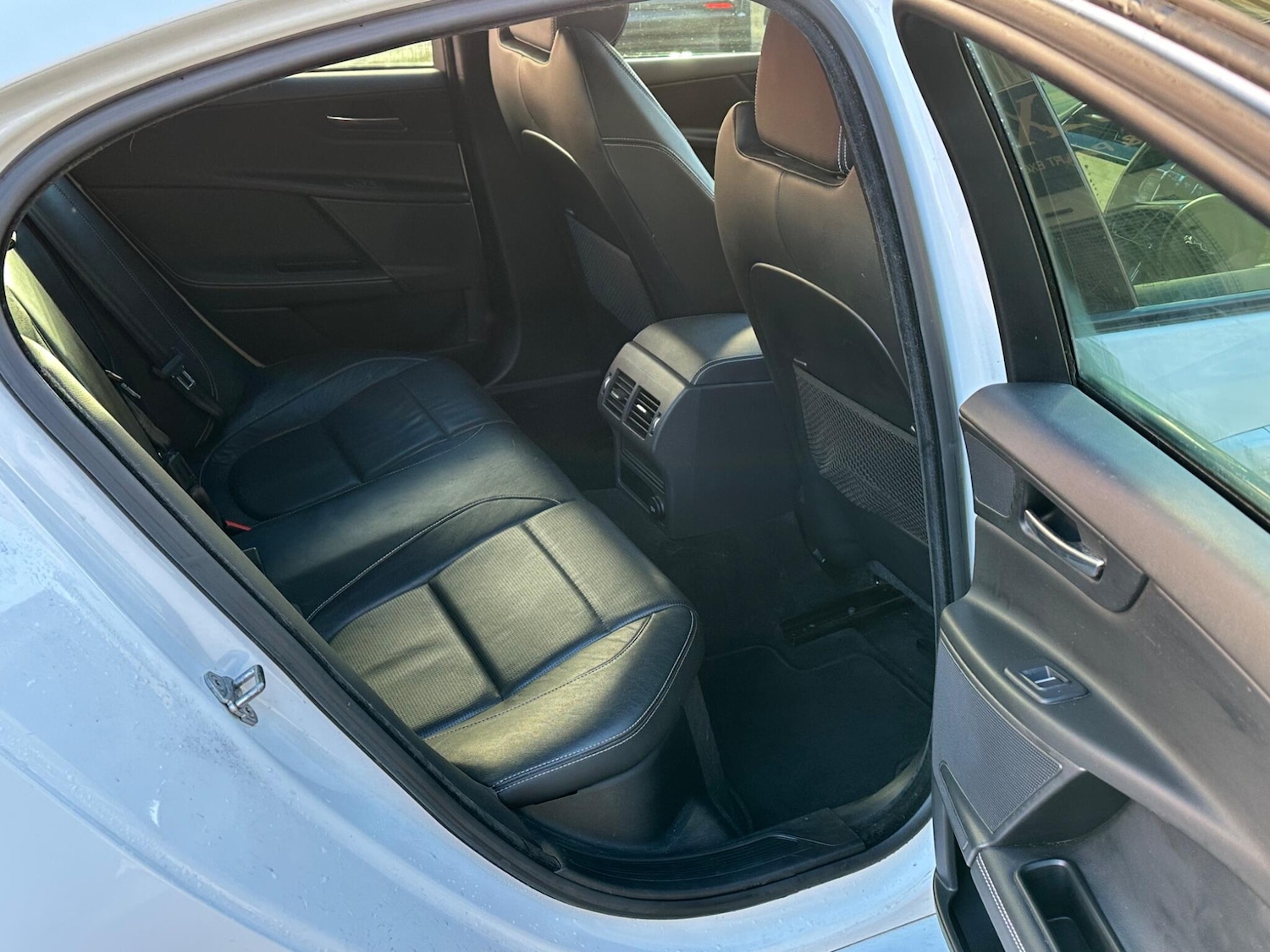 Used Jaguar XE 2015 for sale - 76743303: Photo 32