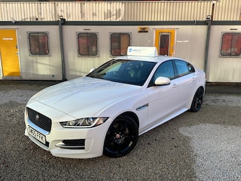 Used Jaguar XE 2015 for sale - 76743303: Photo