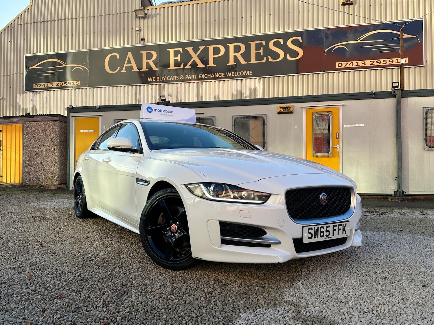 Used Jaguar XE 2015 for sale - 76743303: Photo 5