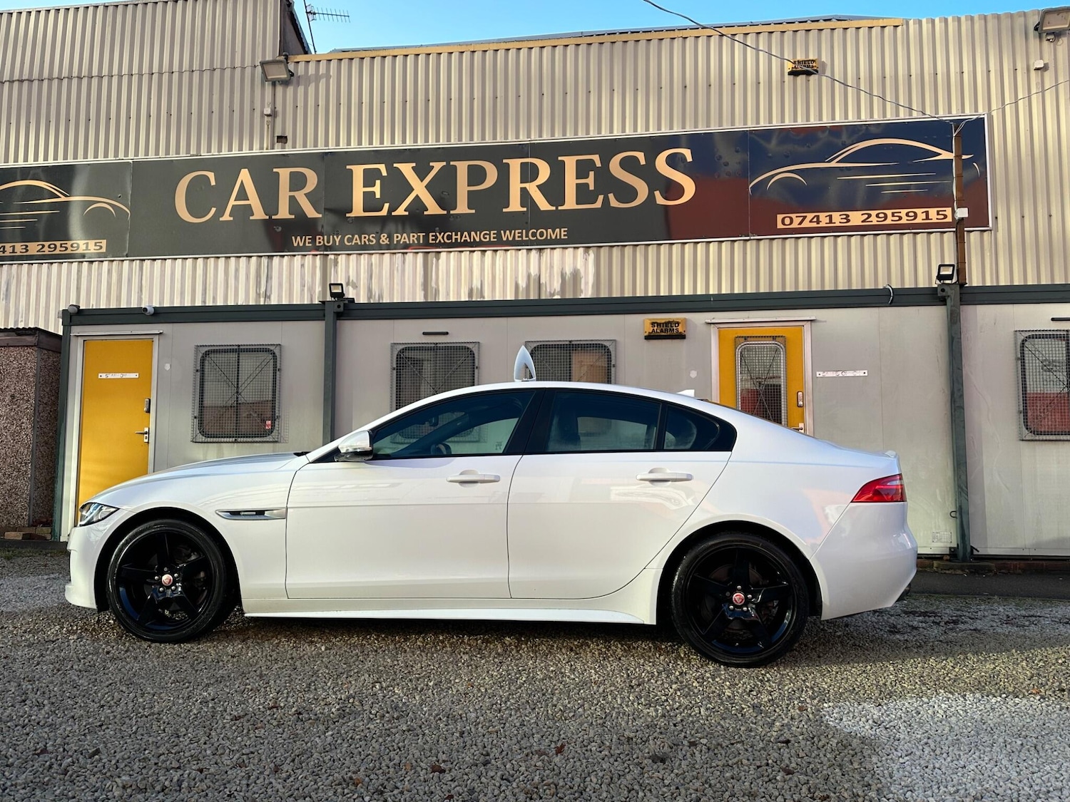 Used Jaguar XE 2015 for sale - 76743303: Photo 7