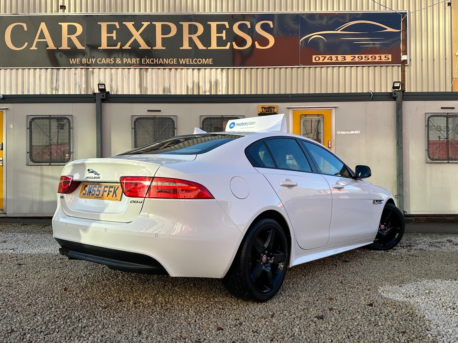 Used Jaguar XE 2015 for sale - 76743303: Photo 9