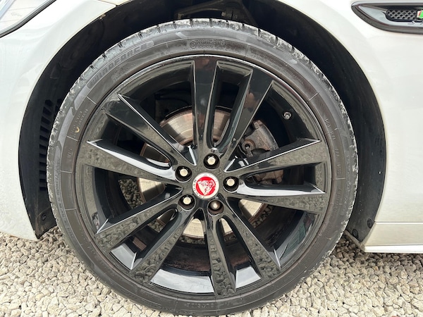 Used Jaguar XE 2015 for sale - 76307158: Photo 19