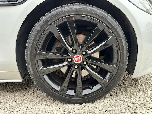 Used Jaguar XE 2015 for sale - 76307158: Photo 22