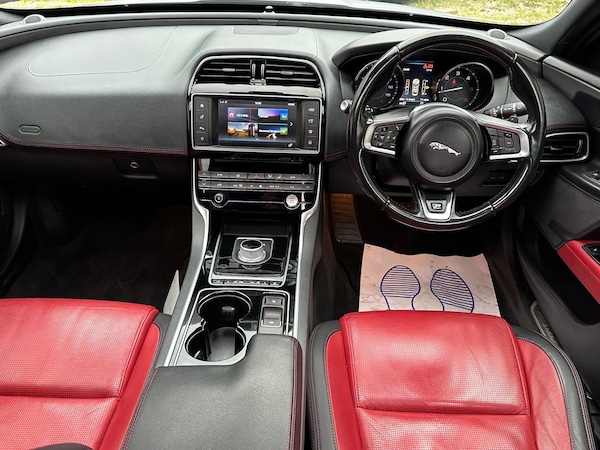 Used Jaguar XE 2015 for sale - 76307158: Photo 25