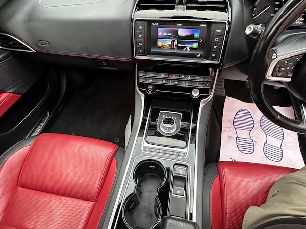 Used Jaguar XE 2015 for sale - 76307158: Photo 27