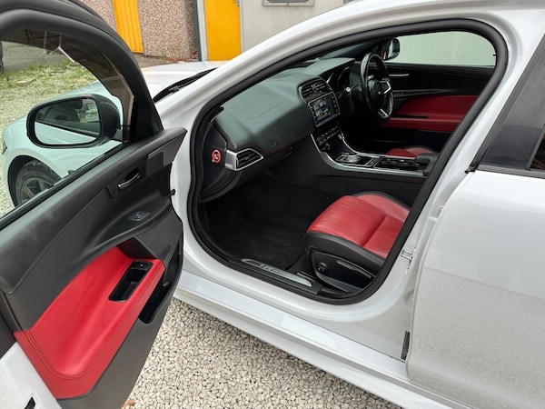 Used Jaguar XE 2015 for sale - 76307158: Photo 31