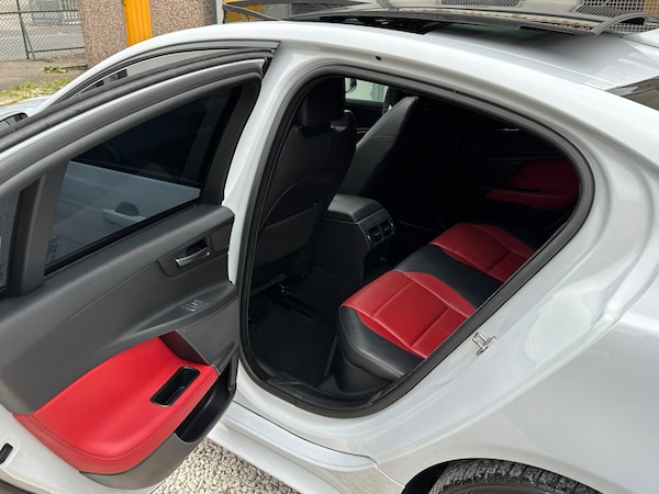 Used Jaguar XE 2015 for sale - 76307158: Photo 37
