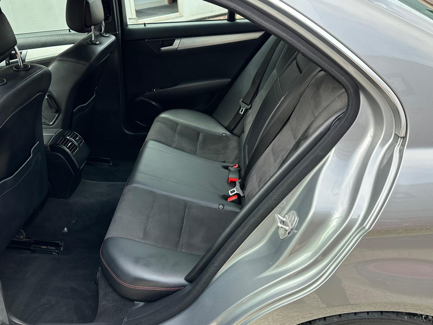 Used Mercedes-Benz C Class 2012 for sale - 76992553: Photo 25