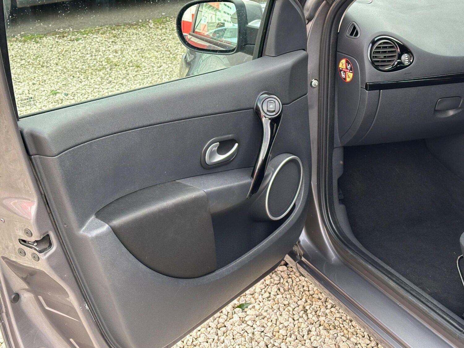 Used Renault Clio for sale - 77909044: Photo 25