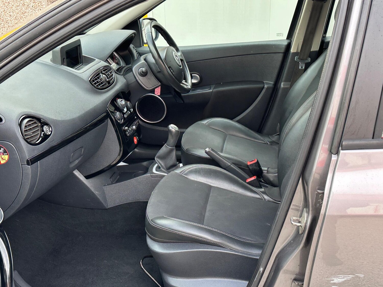 Used Renault Clio for sale - 77909044: Photo 27