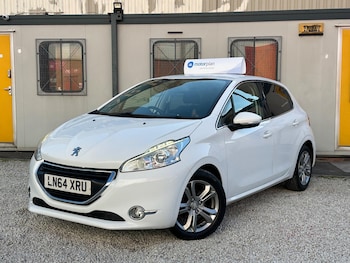 Used Peugeot 208 2015 for sale - 78416185: Photo