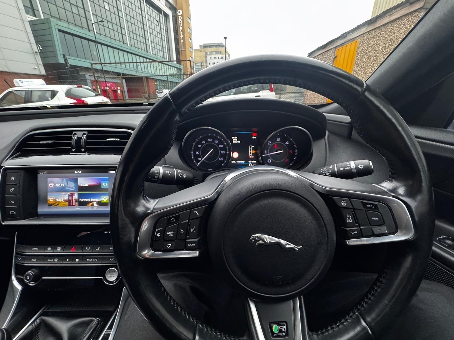 Used Jaguar XE 2016 for sale - 77412356: Photo 11