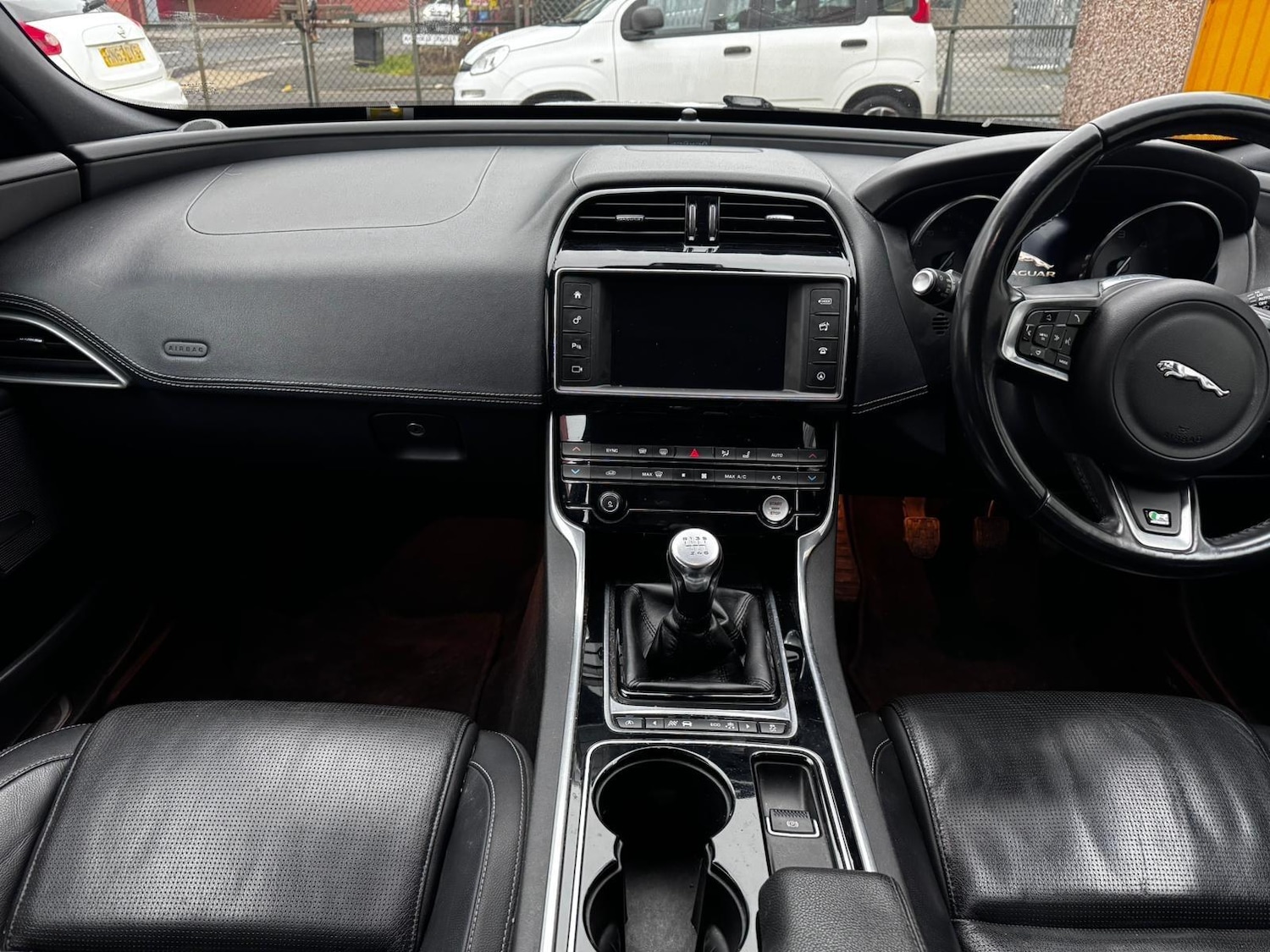 Used Jaguar XE 2016 for sale - 77412356: Photo 13