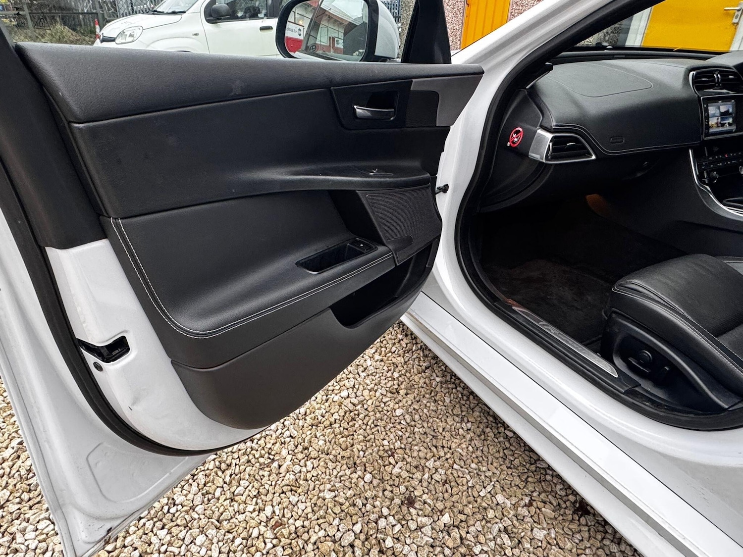 Used Jaguar XE 2016 for sale - 77412356: Photo 16