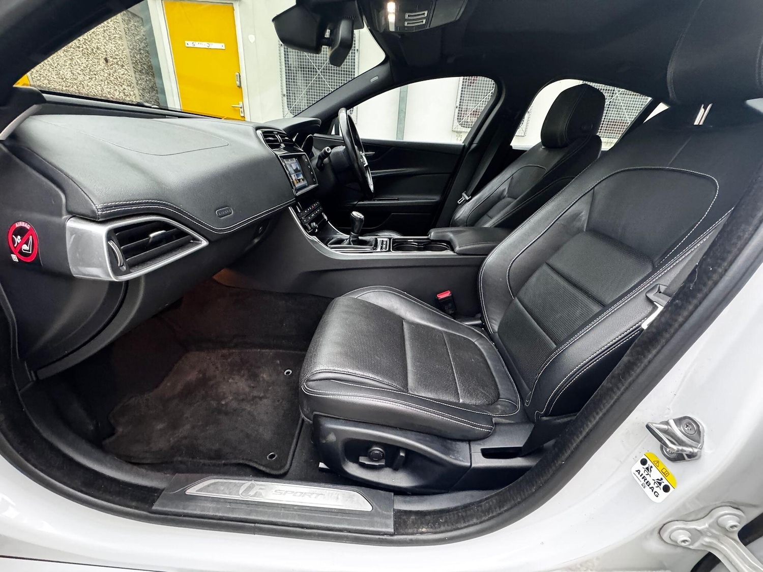 Used Jaguar XE 2016 for sale - 77412356: Photo 17