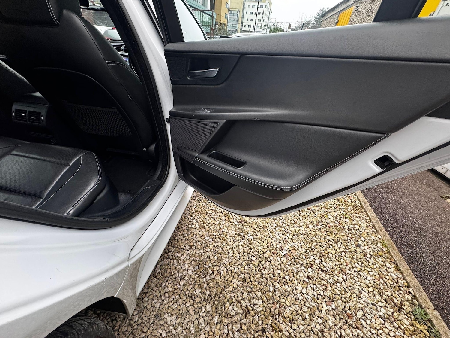 Used Jaguar XE 2016 for sale - 77412356: Photo 21