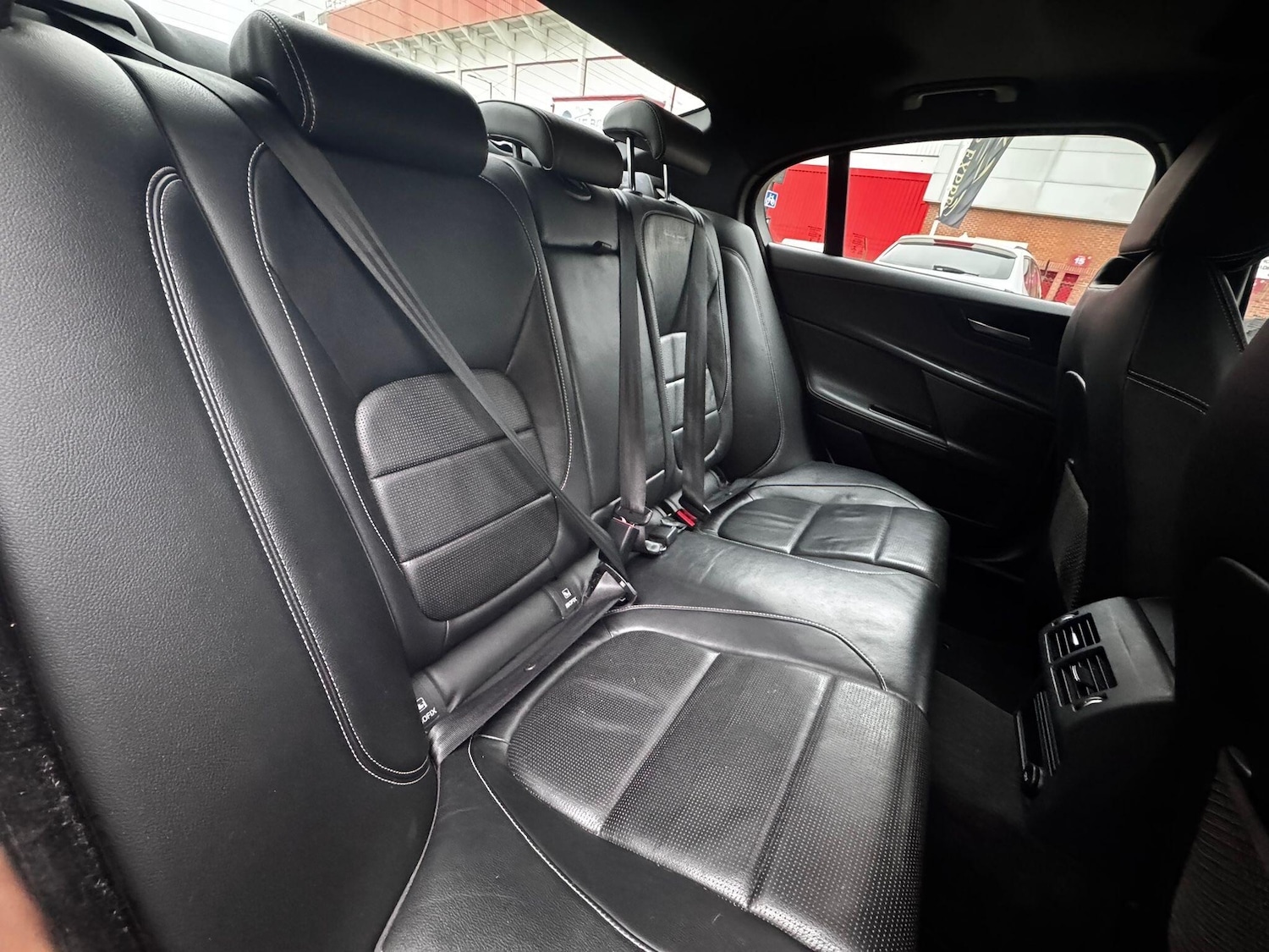 Used Jaguar XE 2016 for sale - 77412356: Photo 24