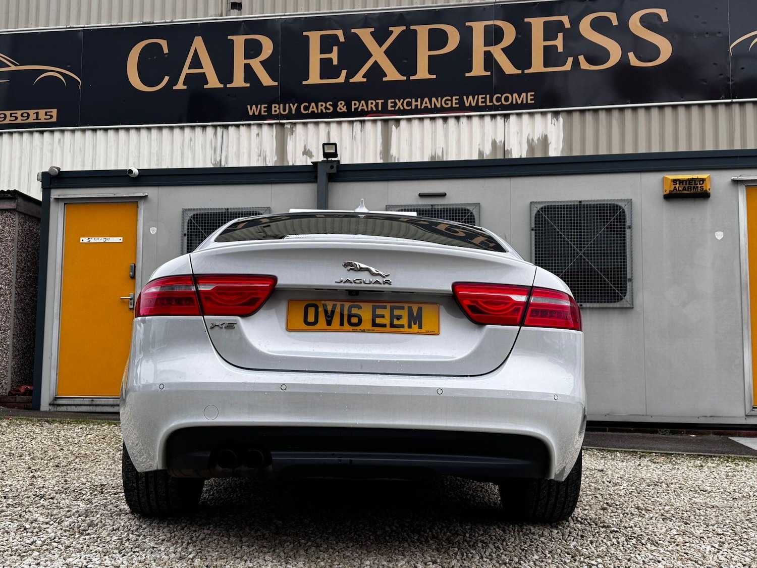 Used Jaguar XE 2016 for sale - 77412356: Photo 4