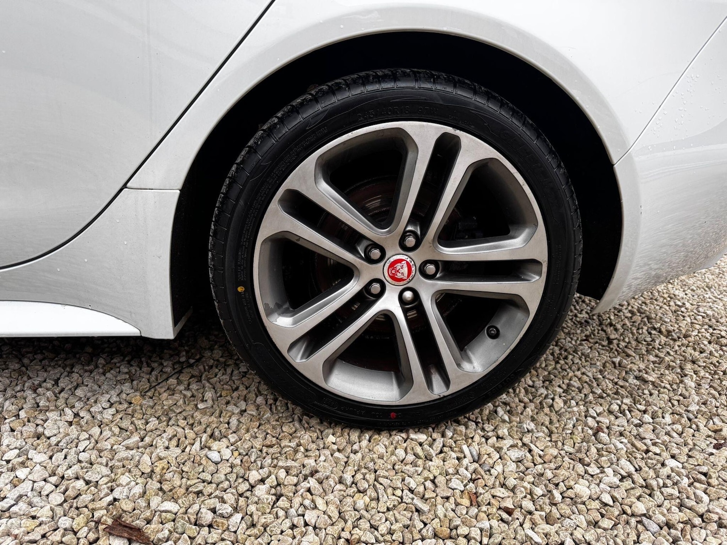 Used Jaguar XE 2016 for sale - 77412356: Photo 7