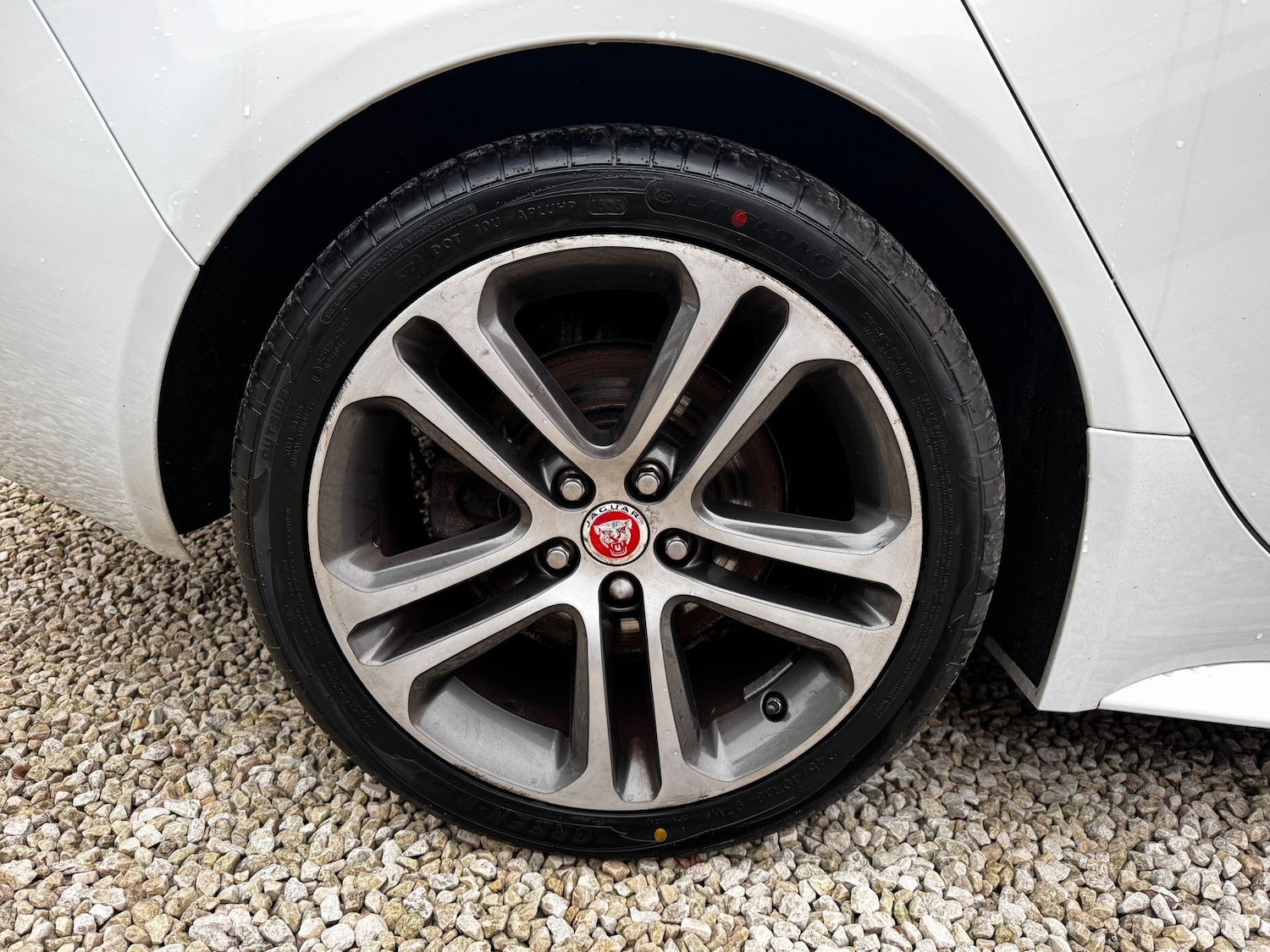 Used Jaguar XE 2016 for sale - 77412356: Photo 9