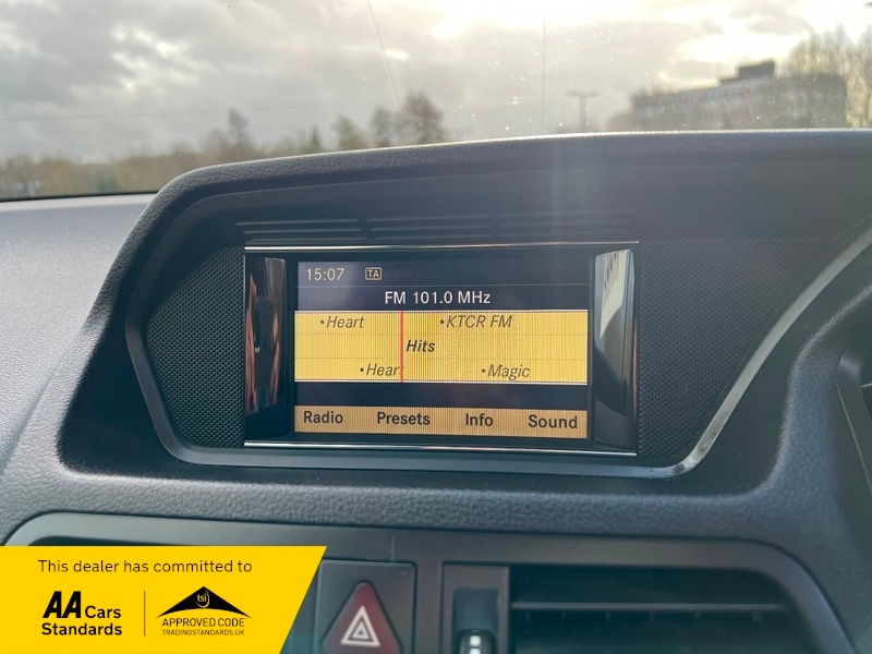 Used Mercedes-Benz E Class 2011 for sale - 77622131: Photo 14