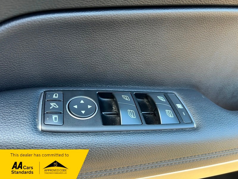 Used Mercedes-Benz E Class 2011 for sale - 77622131: Photo 18